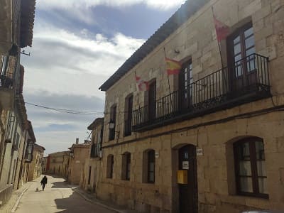 calle principal montealegre de campos