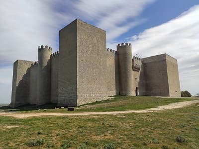 castillo de montealegre de campos