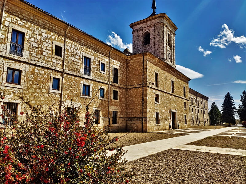 colegiata de ampudia y plaza mayor