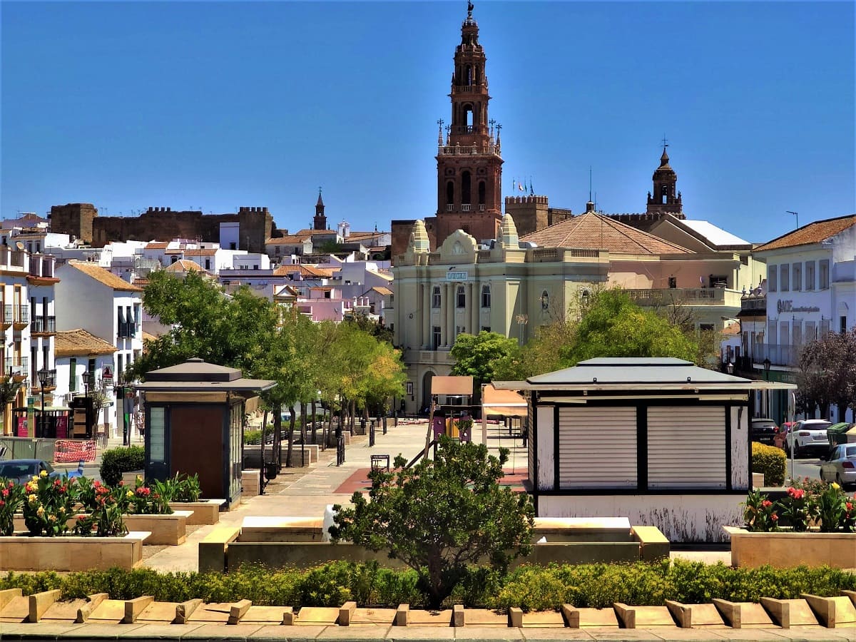 paseo Estatuto, Carmona