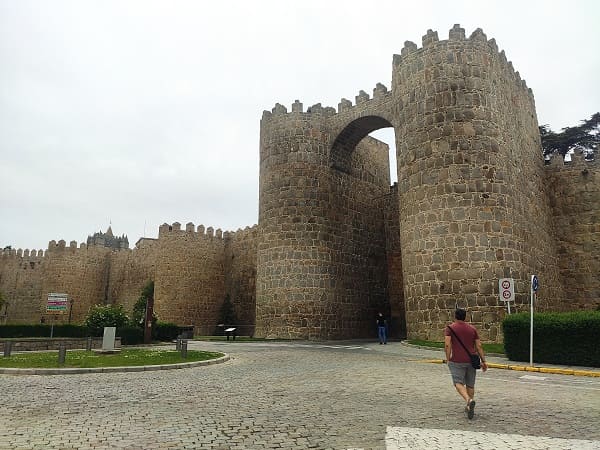 murallas y puerta de Avila