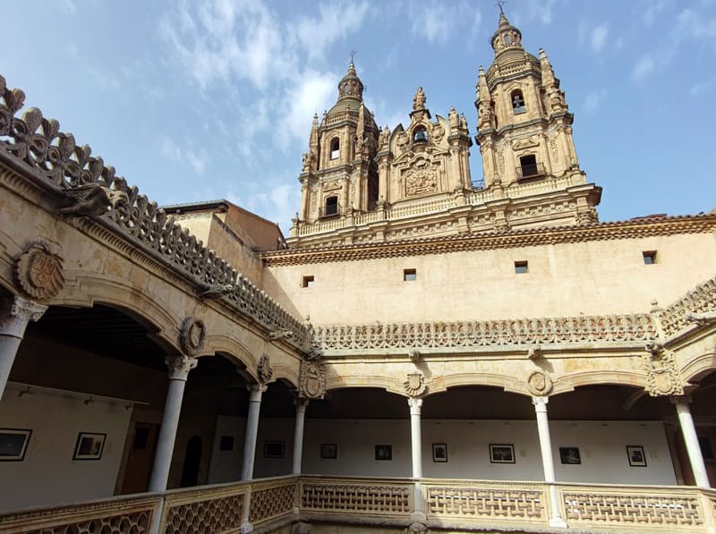 casa de las conchas, patio, Salamanca