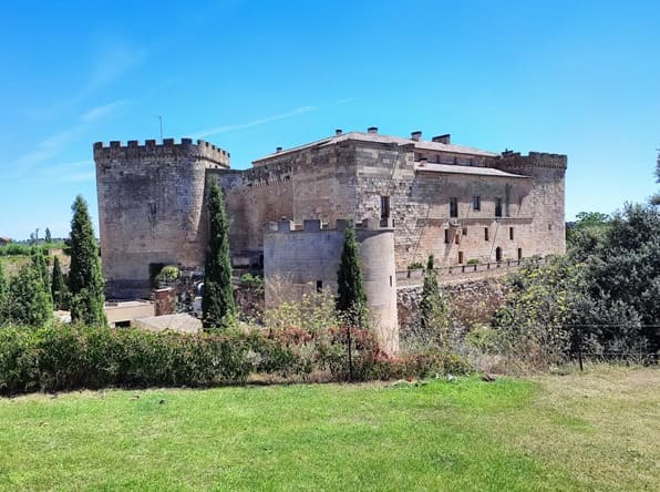 castillo del buen amor, calzada de valcunciel