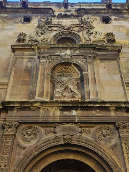puerta de catedral de  Granada