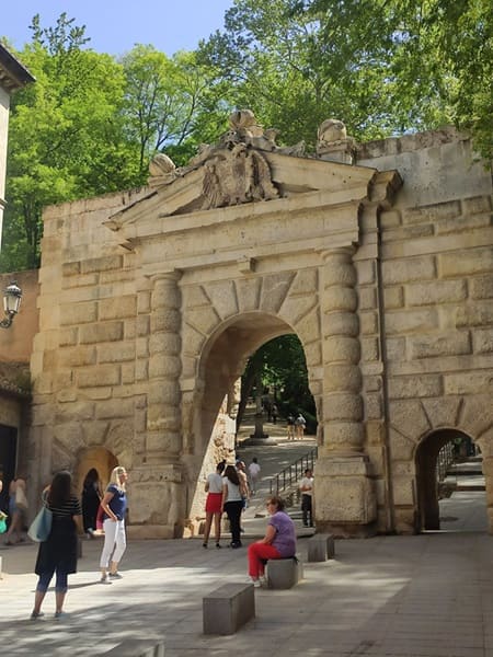 Puerta de las Granadas, Granada