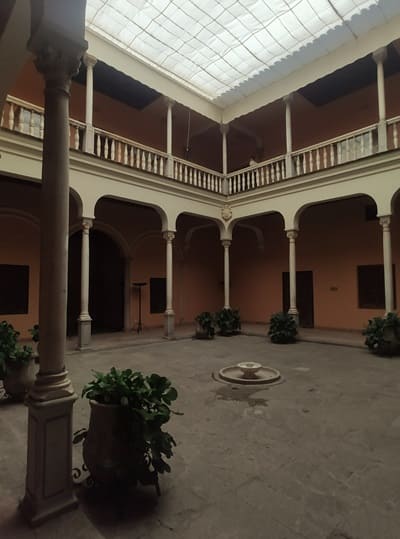 Palacio de los Cordova, patio, Granada