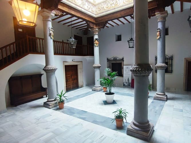 palacio Episcopal de Tarazona, patio