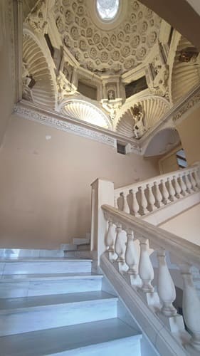 escaleras, palacio Episcopal de Tarazona